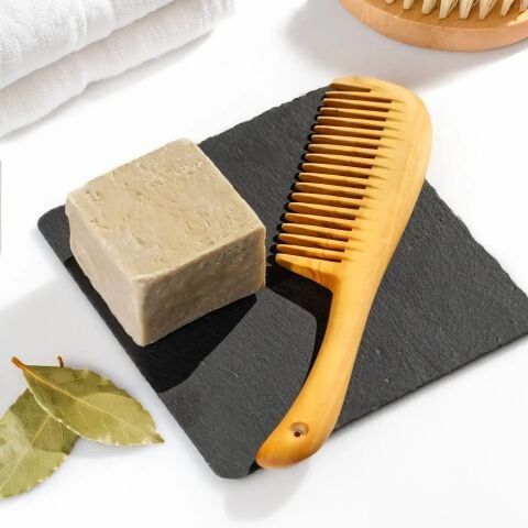Boxwood Comb & Laurel Soap
