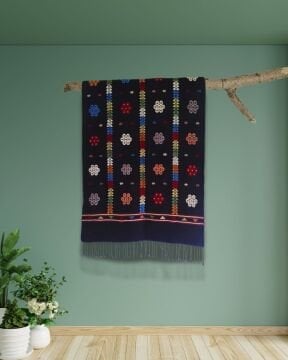 Köpek Ayağı Motifli El Dokuması Kilim