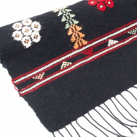 Köpek Ayağı Motifli El Dokuması Kilim