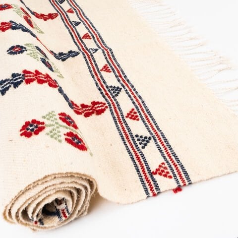 Üç Güller Motifli El Dokuması Kilim