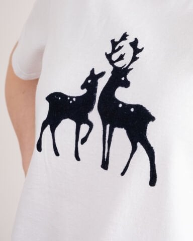 %100 Ege Pamuğu Taş Baskı | Beyaz Geyik Desenli Unisex Oversize Tişört