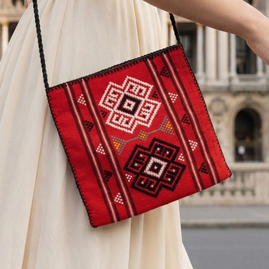 Koç Boynuzu Motifli Dimi Dokuma Kırmızı Büyük Çanta