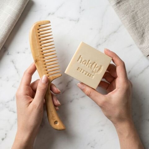 Saplı Şimşir Tarak & Bıttım Sabunu Seti | Bıttım ve Yemeklik Zeytinyağı ile Doğal Saç ve Cilt Bakımı